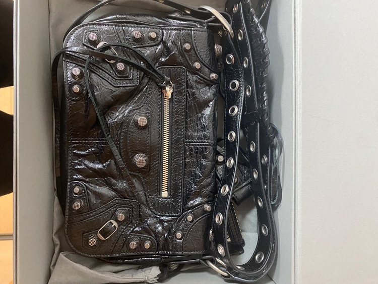 バレンシアガ  （ブランドバッグ）の商品画像 - 査定依頼日：2025年10月13日 - 最高査定価格：160,000円