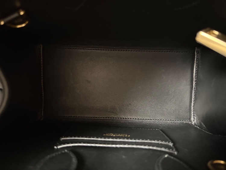 215975 768853（ブランドバッグ）の商品画像 - 査定依頼日：2026年4月6日 - 最高査定価格：115,000円