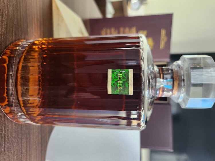 ウイスキー サントリー響 （お酒）の商品画像 - 査定依頼日：2026年4月16日 - 最高査定価格：525,000円