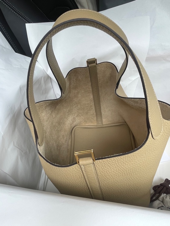 22サイズ（ブランドバッグ）の商品画像 - 査定依頼日：2025年9月4日 - 最高査定価格：550,000円