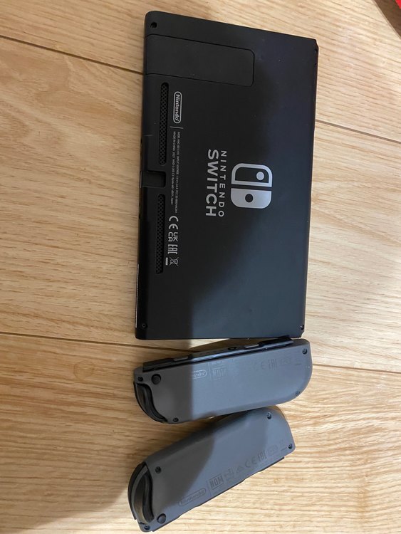 任天堂　SWITCH （ゲーム機本体・ゲームソフト）の商品画像 - 査定依頼日：2023年11月12日 - 最高査定価格：13,000円