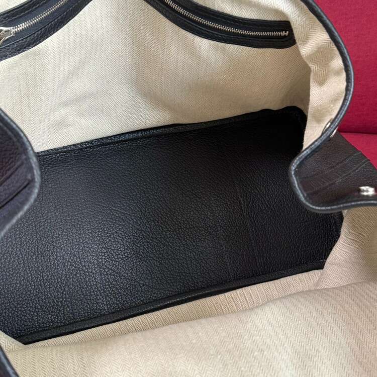 ガーデンパーティ　ネゴンダ　ブラック（ブランドバッグ）の商品画像 - 査定依頼日：2025年4月10日 - 最高査定価格：300,000円