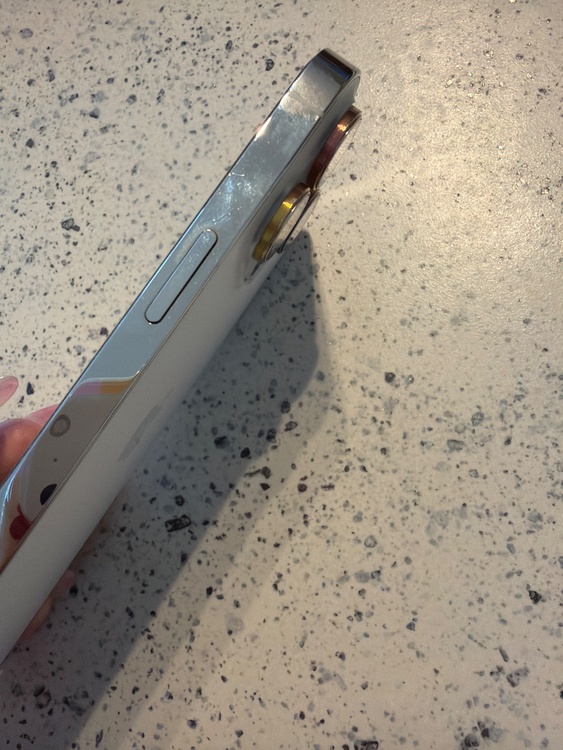 iPhone iPhone 13 Pro Max 256GB SIMフリー（スマホ）の商品画像 - 査定依頼日：2026年7月15日 - 最高査定価格：62,000円