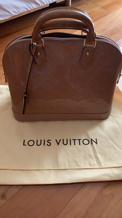 ヴェルニ　アルマ（ブランドバッグ）の商品画像 - 査定依頼日：2025年8月24日 - 最高査定価格：65,000円