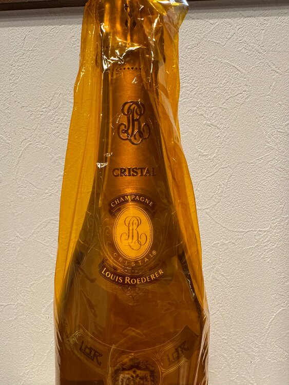 ルイ・ロデレール　クリスタル　2000（お酒）の商品画像 - 査定依頼日：2025年4月6日 - 最高査定価格：36,000円