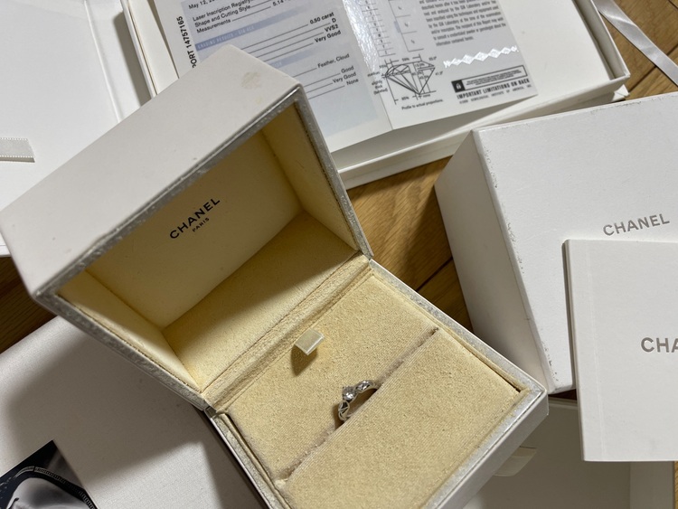 シャネル マトラッセ ダイヤモンド 0.50ct D-VVS2 リング pt95（宝石）の商品画像 - 査定依頼日：2025年10月19日 - 最高査定価格：100,000円