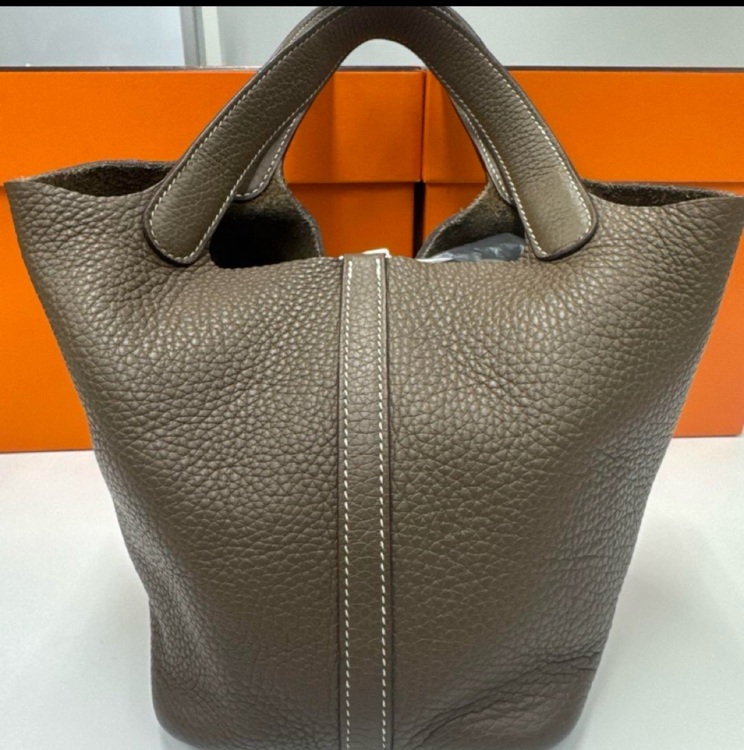 PM（ブランドバッグ）の商品画像 - 査定依頼日：2025年10月4日 - 最高査定価格：400,000円