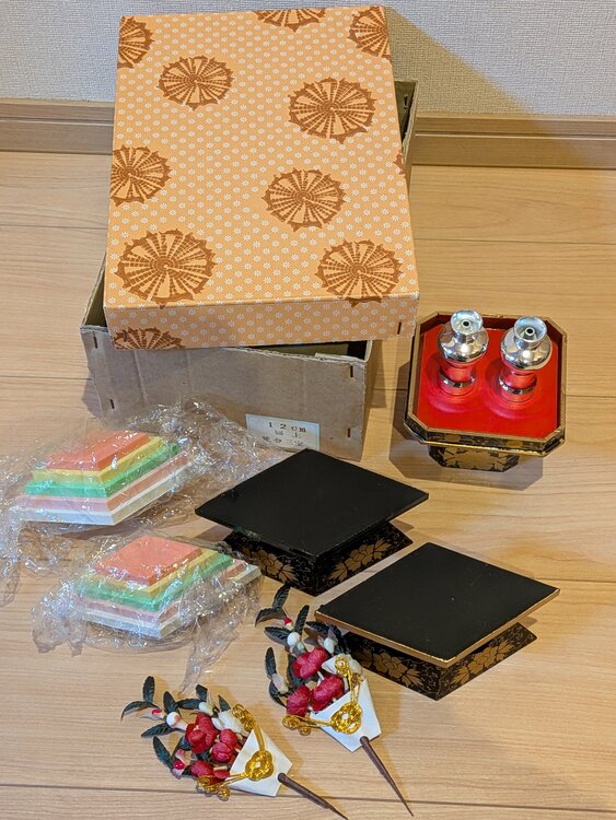 雛人形（美術品・骨董品）の商品画像 - 査定依頼日：2026年1月30日 - 最高査定価格：100,000円