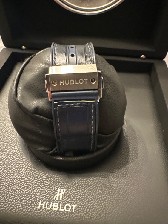 ウブロ ビックバン 142585（高級時計）の商品画像 - 査定依頼日：2025年9月14日 - 最高査定価格：730,000円