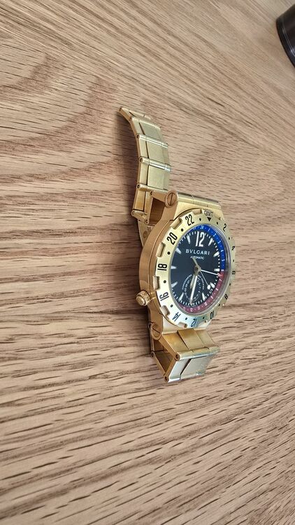 ブルガリ ディアゴノ professional g（高級時計）の商品画像 - 査定依頼日：2025年9月30日 - 最高査定価格：1,350,000円