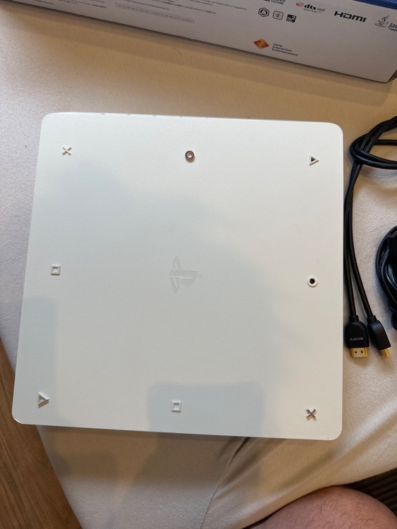 プレイステーション4（ゲーム機本体・ゲームソフト）の商品画像 - 査定依頼日：2025年9月20日 - 最高査定価格：11,000円