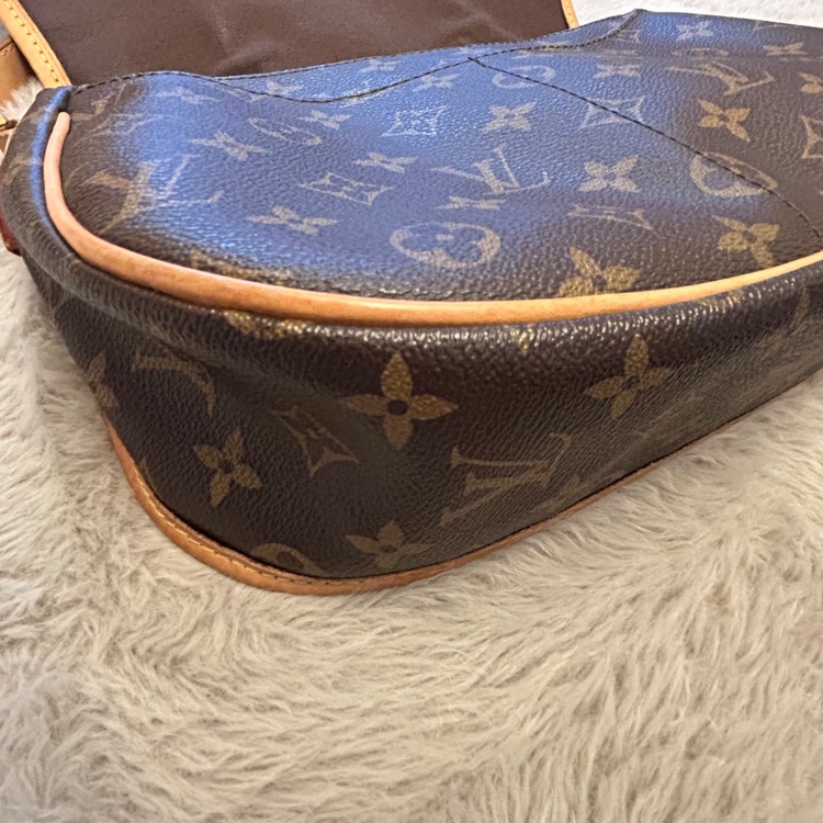 ショルダーバック（ブランドバッグ）の商品画像 - 査定依頼日：2025年12月28日 - 最高査定価格：80,000円