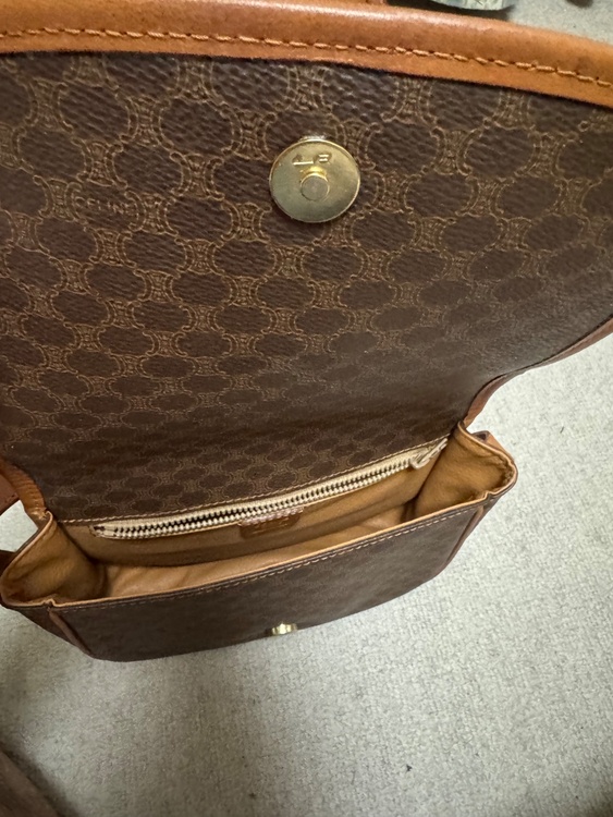 バック（ブランドバッグ）の商品画像 - 査定依頼日：2026年3月9日 - 最高査定価格：3,500円