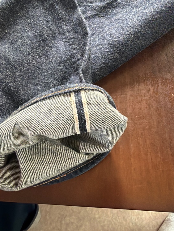 リーバイスジーンズ　37501-0117（古着・ファッション）の商品画像 - 査定依頼日：2025年10月21日 - 最高査定価格：2,000円