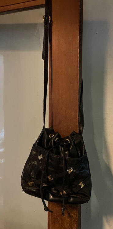 FERRAGAMO フェラガモ バッグ ヴァラ・ミニバッグ（ブランドバッグ）の商品画像 - 査定依頼日：2026年10月5日 - 最高査定価格：3,000円
