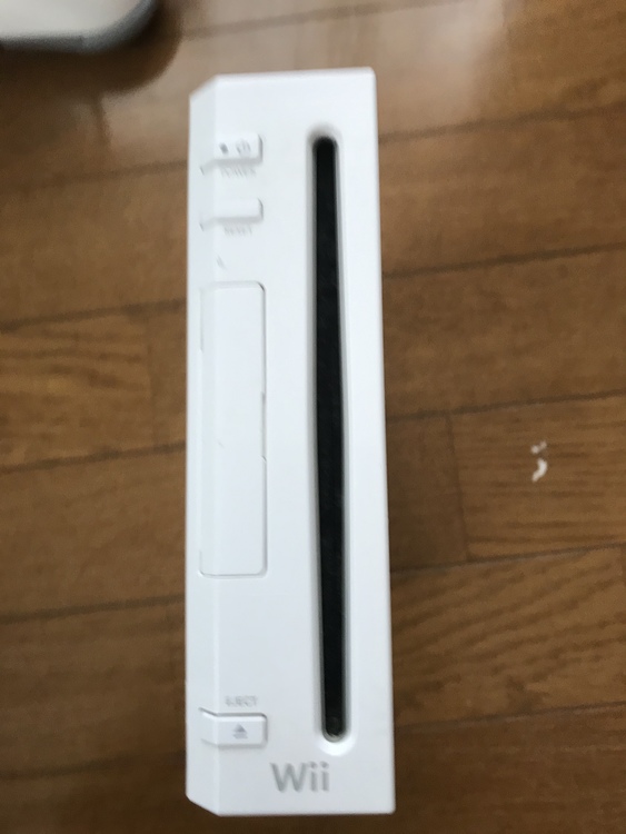 Wii本体、Wiiボード、コード一式、リモコン、ヌンチャク、ソフト（ゲーム機本体・ゲームソフト）の商品画像 - 査定依頼日：2020年5月31日 - 最高査定価格：1,100円