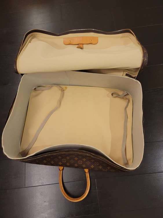 スーツケース（ブランドバッグ）の商品画像 - 査定依頼日：2022年9月29日 - 最高査定価格：45,000円