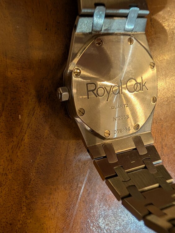 オーデマピゲ ロイヤルオーク （高級時計）の商品画像 - 査定依頼日：2026年4月1日 - 最高査定価格：2,500,000円