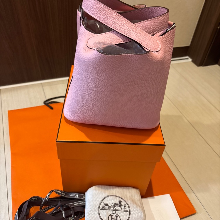 ピコタンロック pm18 ローズサクラ（ブランドバッグ）の商品画像 - 査定依頼日：2025年7月19日 - 最高査定価格：600,000円