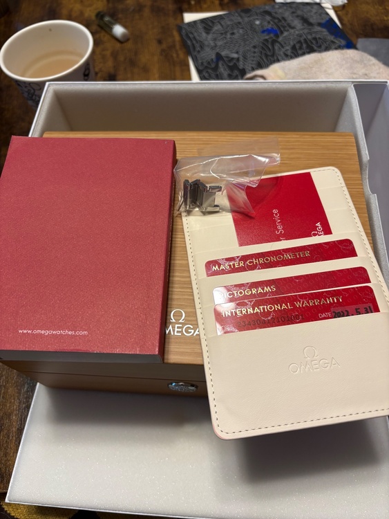 シーマスター 300 コーアクシャル マスター クロノメーター（高級時計）の商品画像 - 査定依頼日：2026年2月8日 - 最高査定価格：650,000円