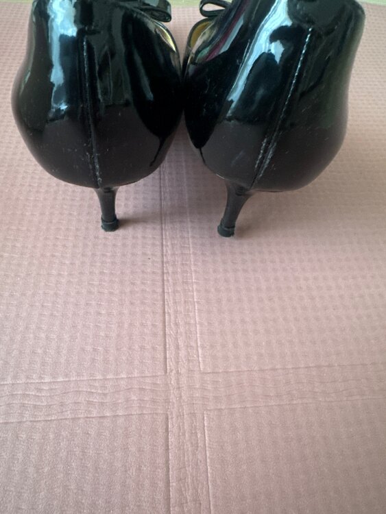 ジミーチュウ  （ブランドバッグ）の商品画像 - 査定依頼日：2025年4月27日 - 最高査定価格：2,000円