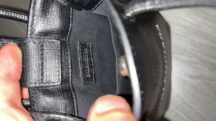 バレンシアガ  （ブランドバッグ）の商品画像 - 査定依頼日：2025年10月10日 - 最高査定価格：55,000円