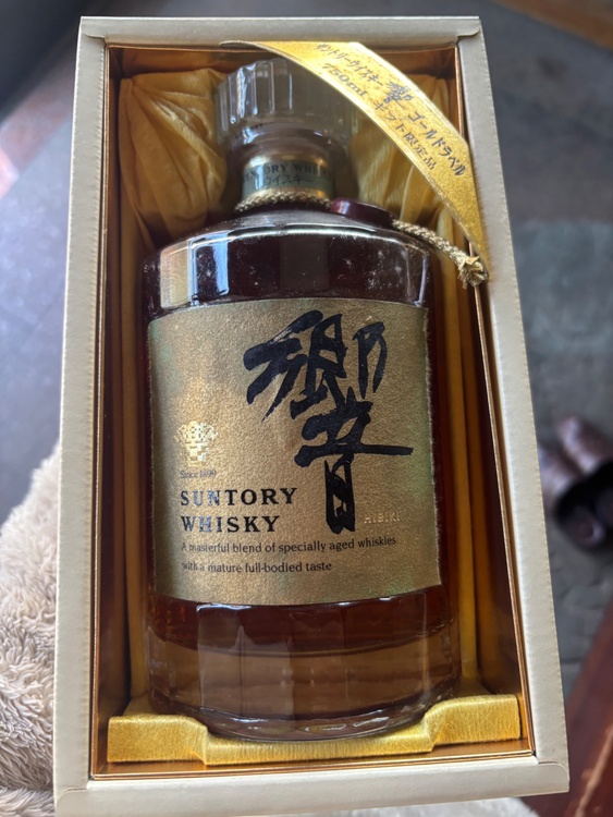 響　ゴールドラベル　（お酒）の商品画像 - 査定依頼日：2026年4月8日 - 最高査定価格：25,000円
