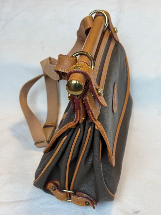 ハンティングワールド　カバン（古着・ファッション）の商品画像 - 査定依頼日：2025年6月6日