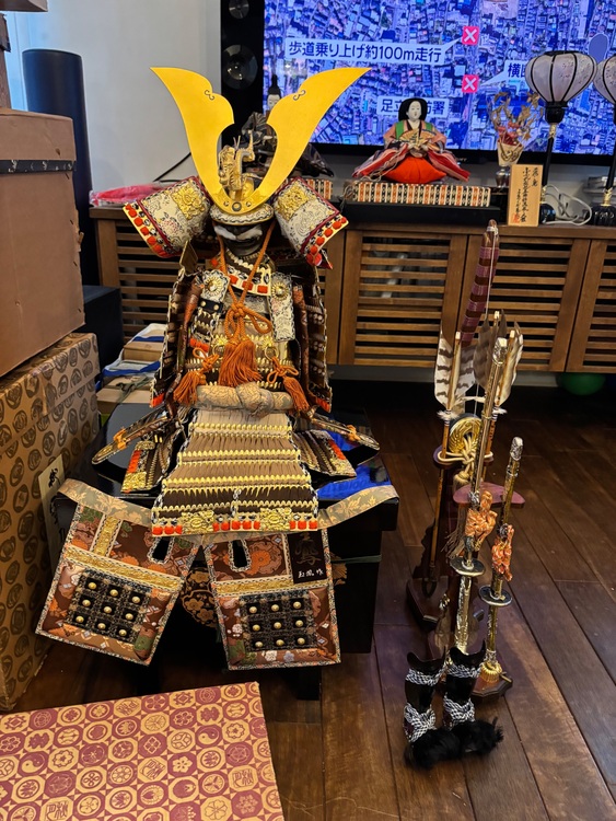 五月人形　上原玉鳳作　飛鳥　12号　大鎧（美術品・骨董品）の商品画像 - 査定依頼日：2025年11月25日 - 最高査定価格：2,000円