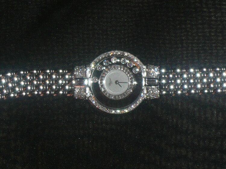 ショパール ハッピーダイヤモンド 479237 4097/（高級時計）の商品画像 - 査定依頼日：2025年11月5日 - 最高査定価格：1,650,000円