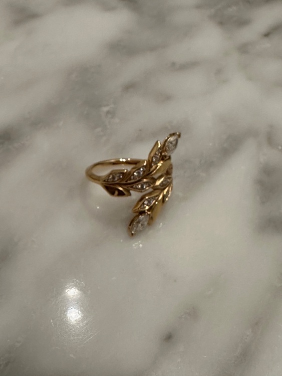 ティファニー　ヴィクトリー（宝石）の商品画像 - 査定依頼日：2025年6月28日 - 最高査定価格：500,000円