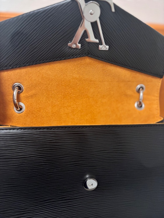 ルイヴィトン ルイヴィトン(その他) （ブランドバッグ）の商品画像 - 査定依頼日：2026年2月10日 - 最高査定価格：100,000円