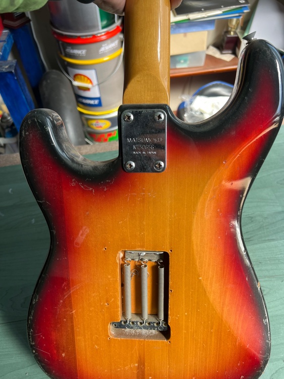 ストラトキャスター（ピアノ・楽器・PA機材）の商品画像 - 査定依頼日：2026年3月21日 - 最高査定価格：21,000円