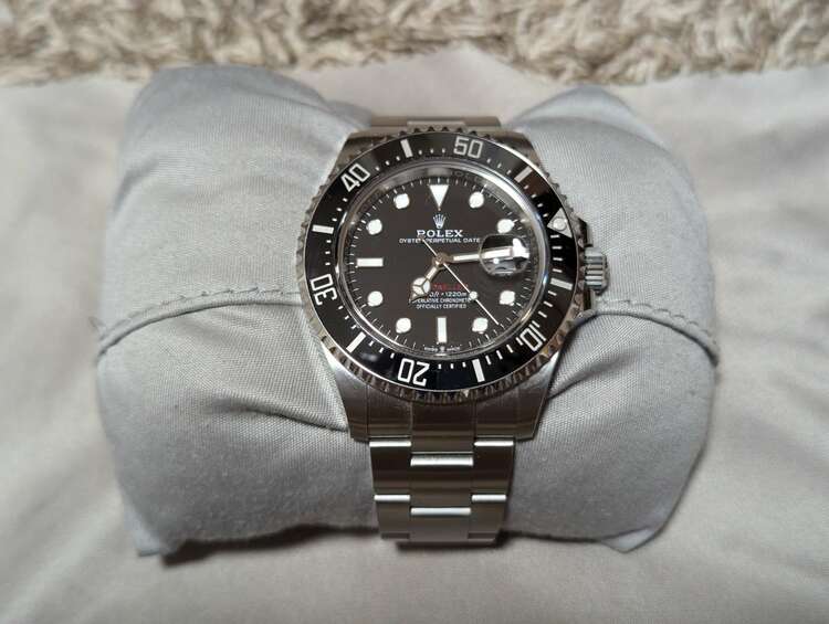 ロレックス シードゥエラー 12660（高級時計）の商品画像 - 査定依頼日：2025年4月15日 - 最高査定価格：1,770,000円