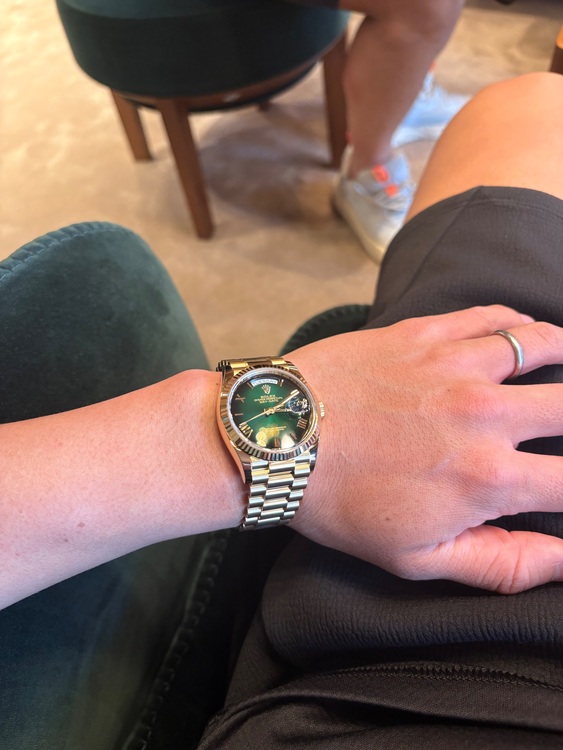 デイデイト36 グリーンオンブレ（高級時計）の商品画像 - 査定依頼日：2025年11月14日 - 最高査定価格：8,800,000円