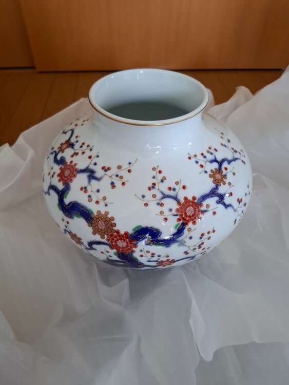 有田深川焼花瓶（美術品・骨董品）の商品画像 - 査定依頼日：2026年4月12日 - 最高査定価格：100,000円