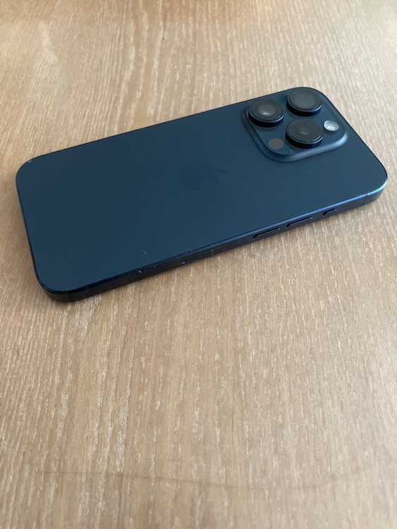 iPhone 15 Pro 256GB SIMフリー（スマホ）の商品画像 - 査定依頼日：2026年5月18日 - 最高査定価格：90,000円