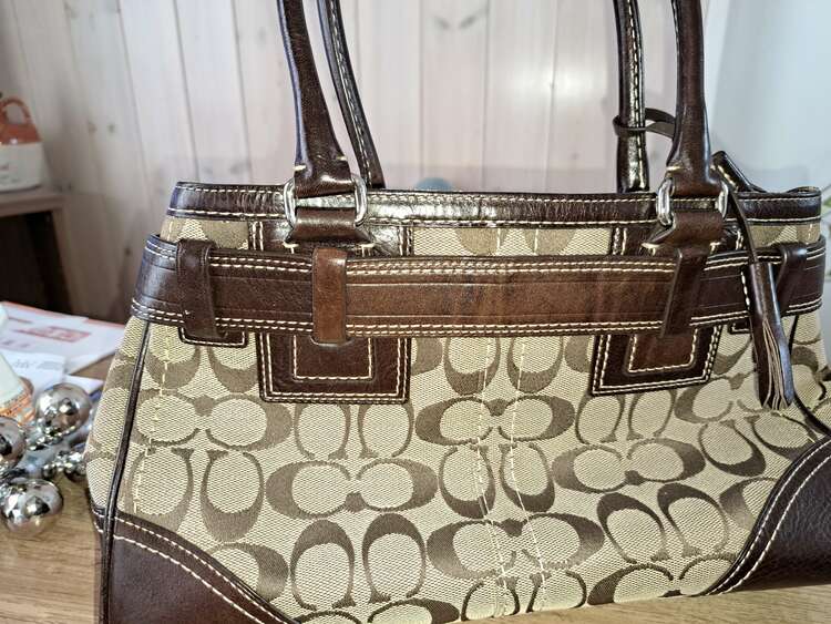 その他 コーチ （ブランドバッグ）の商品画像 - 査定依頼日：2025年3月8日 - 最高査定価格：1,000円