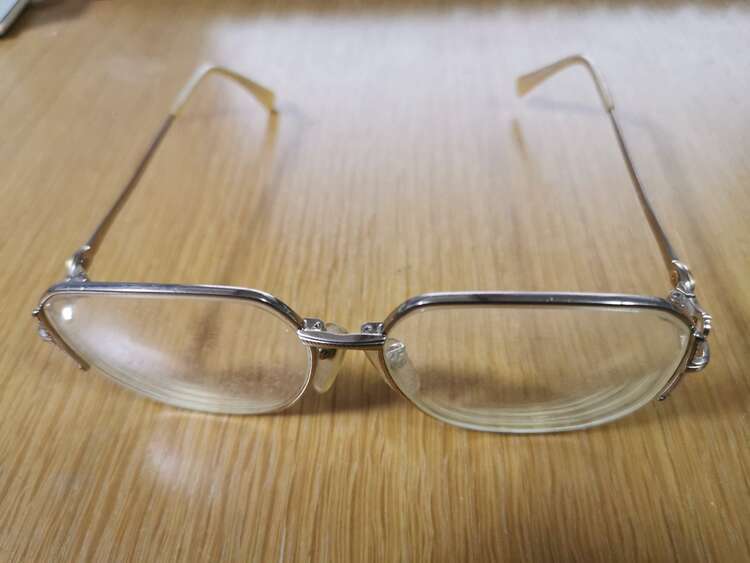 18kメガネフレーム（金・貴金属）の商品画像 - 査定依頼日：2025年3月6日 - 最高査定価格：100,000円