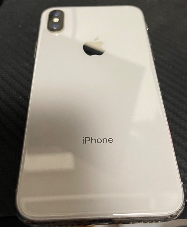 iPhone iPhoneX 256GB au（スマホ）の商品画像 - 査定依頼日：2026年8月10日 - 最高査定価格：6,500円
