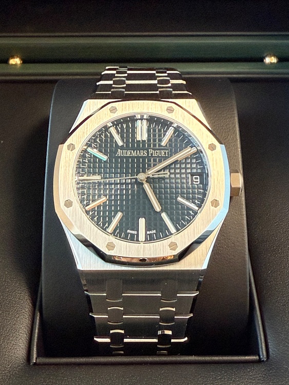 オーデマピゲ ロイヤルオーク （高級時計）の商品画像 - 査定依頼日：2025年9月29日 - 最高査定価格：7,200,000円
