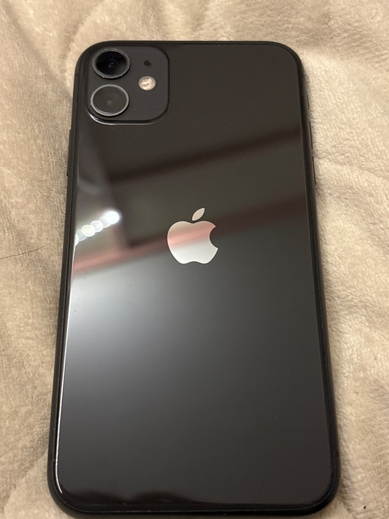 iPhone11 128GB au（スマホ）の商品画像 - 査定依頼日：2026年4月15日 - 最高査定価格：26,000円