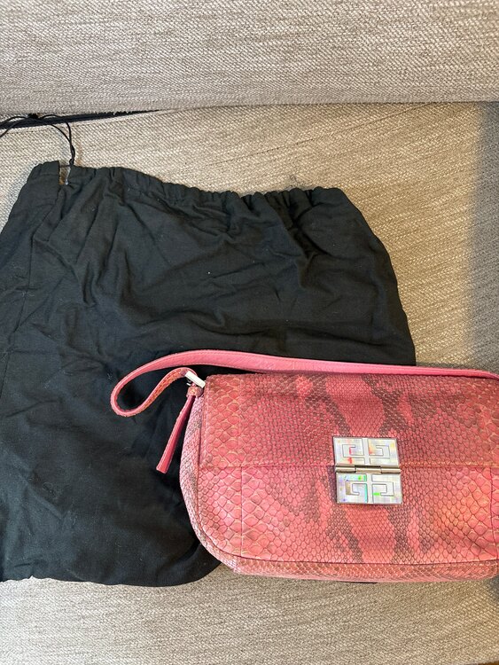 ハンドバッグ（ブランドバッグ）の商品画像 - 査定依頼日：2025年1月18日 - 最高査定価格：2,000円