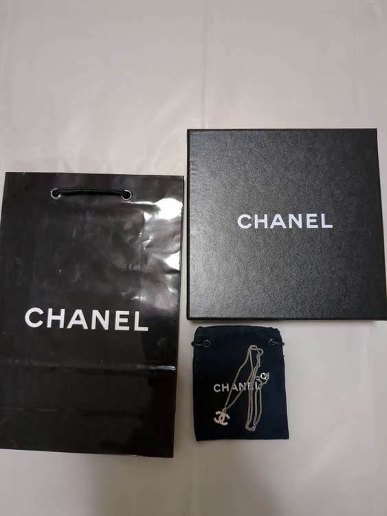 CHANEL　ココマークシルバーラインストーンネックレス（金・貴金属）の商品画像 - 査定依頼日：2023年6月7日 - 最高査定価格：35,000円