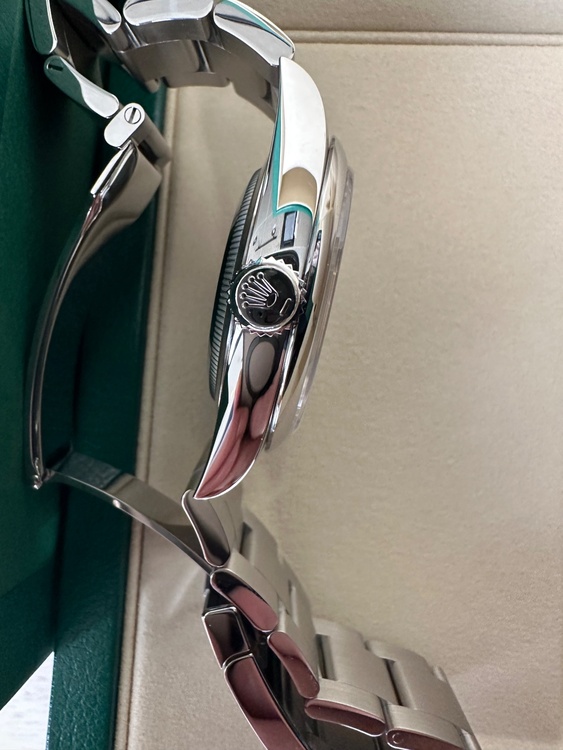 ロレックス オイスター パーペチュアル 41 134300 ピスタチオ（高級時計）の商品画像 - 査定依頼日：2026年3月9日 - 最高査定価格：1,750,000円