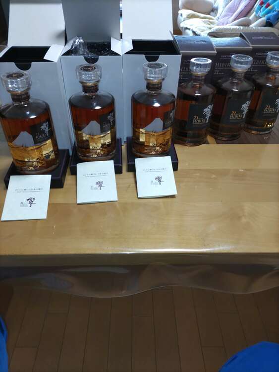 響花鳥風月3本と響21年3本。（お酒）の商品画像 - 査定依頼日：2025年5月26日 - 最高査定価格：483,000円