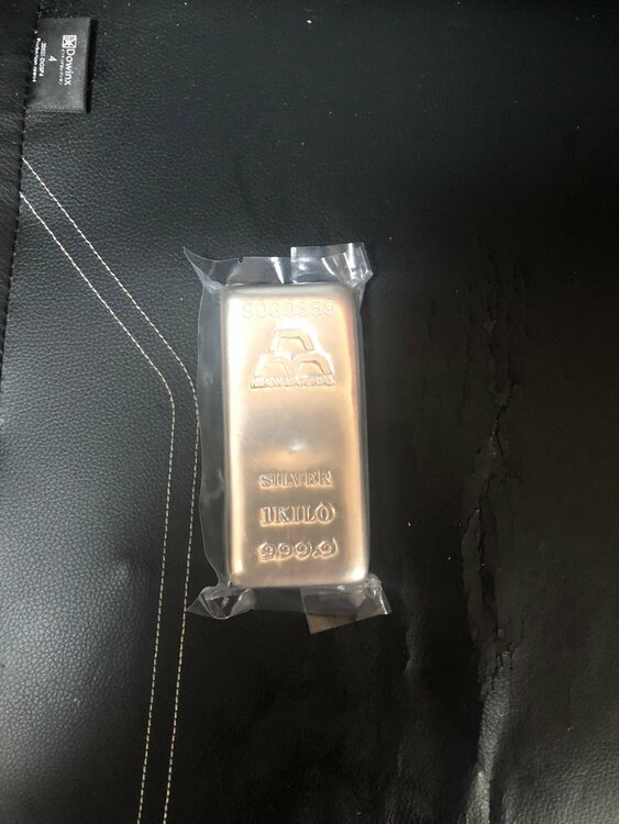 銀の現物　1ｋｇ「（金・貴金属）の商品画像 - 査定依頼日：2026年7月13日 - 最高査定価格：100,000円
