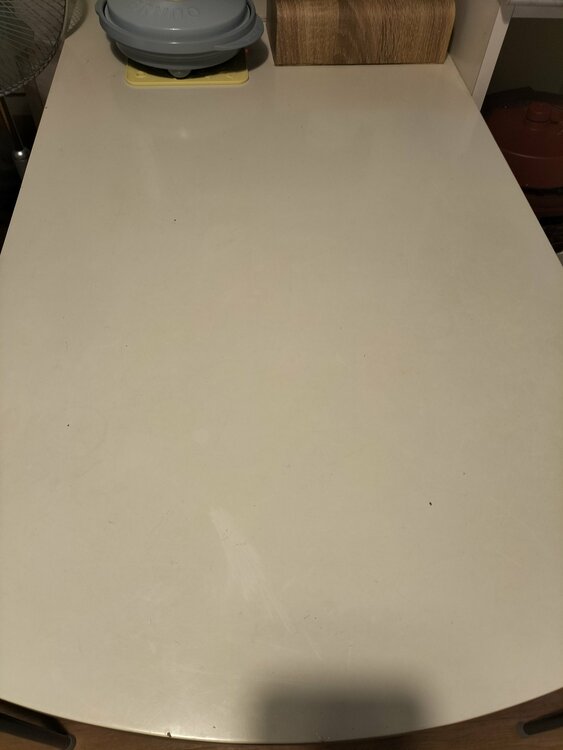 ダイニングテーブルセット（家具・寝具）の商品画像 - 査定依頼日：2025年12月27日 - 最高査定価格：3,000円