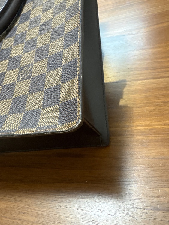 ダミエ　ヴェニス（ブランドバッグ）の商品画像 - 査定依頼日：2026年1月3日 - 最高査定価格：40,000円