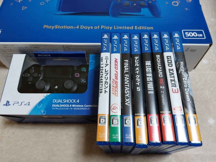 プレイステーション4本体 Days of Play Limited Editio（ゲーム機本体・ゲームソフト）の商品画像 - 査定依頼日：2022年5月15日 - 最高査定価格：22,000円